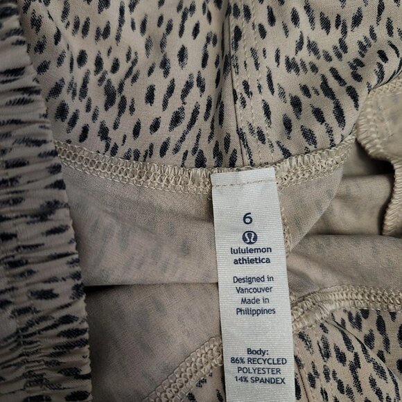 Lululemon Step Lively Crop Pants Dottie Dash Grain Black Size 6 Euc - Picture 4 of 11